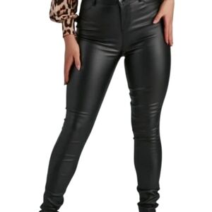 Universal Thread ~ Black Wax-Coated High Rise Skinny Pants~Size 14/32 Regular